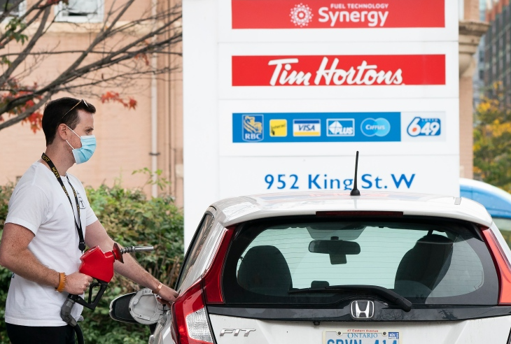 GTA gas prices expected to drop to one-year low this week